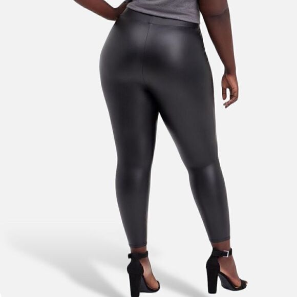 Torrid Black Signature Waist Faux Leather Legging SZ 2X - Picture 3 of 11